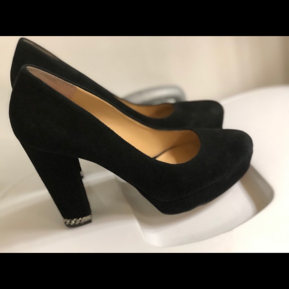 Shoes - Picture 1 of 4